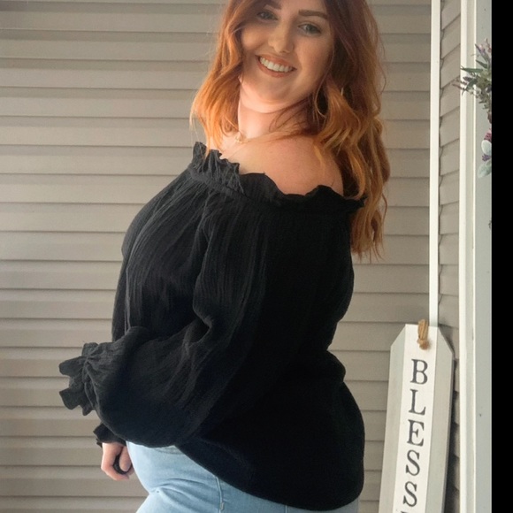 Off Shoulder Ruffled Top - Picture 2 of 2